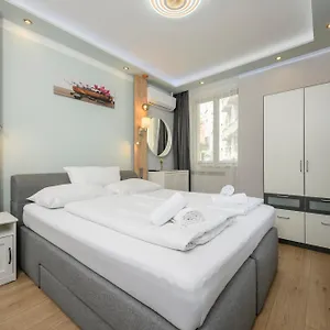 4* Apartmanhotel Palais Palffy